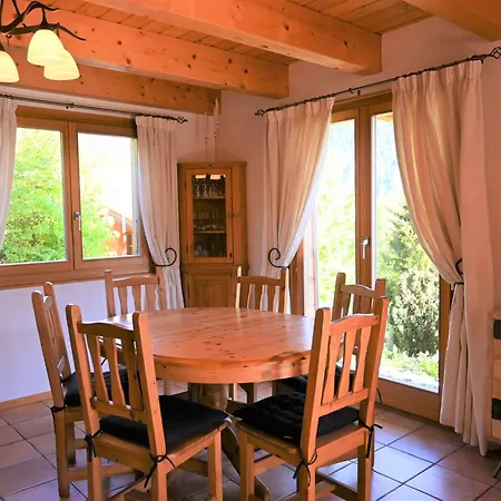 Ecureuil Noir By Interhome * オヴロナ