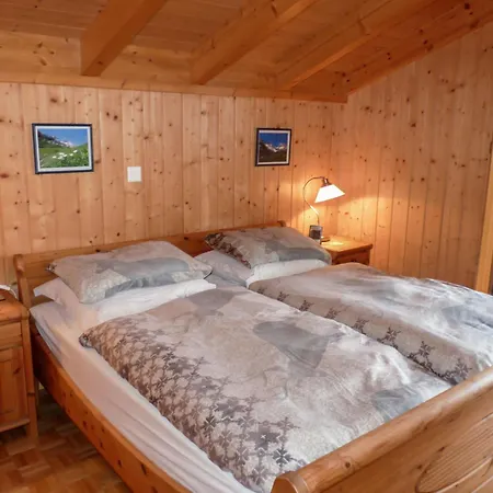 Ecureuil Noir By Interhome Alpstuga