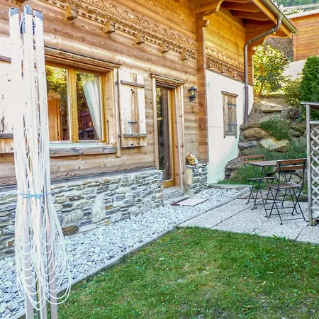 Chalet Ecureuil Noir By Interhome